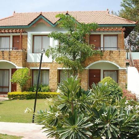 Golkonda Resorts & Spa Хайдарабад Экстерьер фото