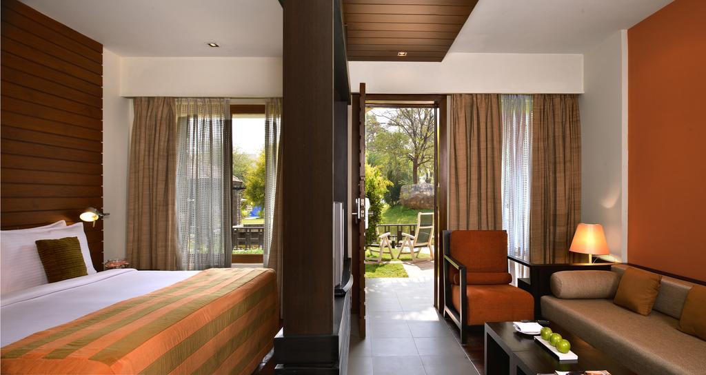 Golkonda Resorts & Spa Хайдарабад Номер фото